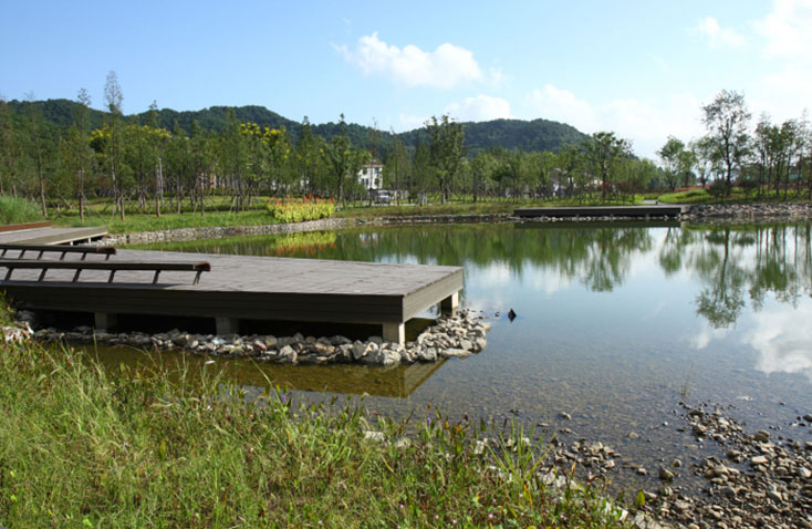 東錢(qián)湖環(huán)南湖岸線水上花園